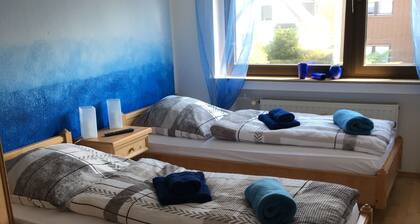 4 room apartment with balcony (and garden - !! currently not usable !!)