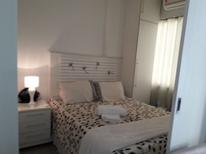 1 quarto, ferros/tábuas de passar roupa, Wi-Fi, roupa de cama