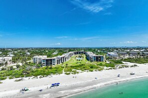 Beach nearby - Loggerhead Cay 562 - Partial gulf view, beach side vacation rental condo (Sanibel)