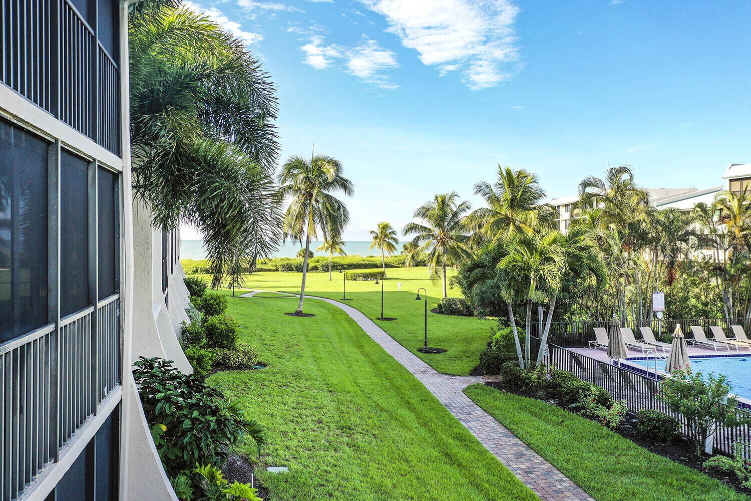 Loggerhead Cay 562 - Partial gulf view, beach side vacation rental condo