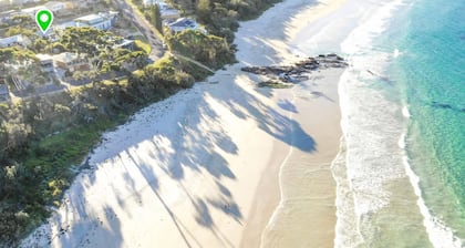 Surfside Cottage - Narrawallee, NSW