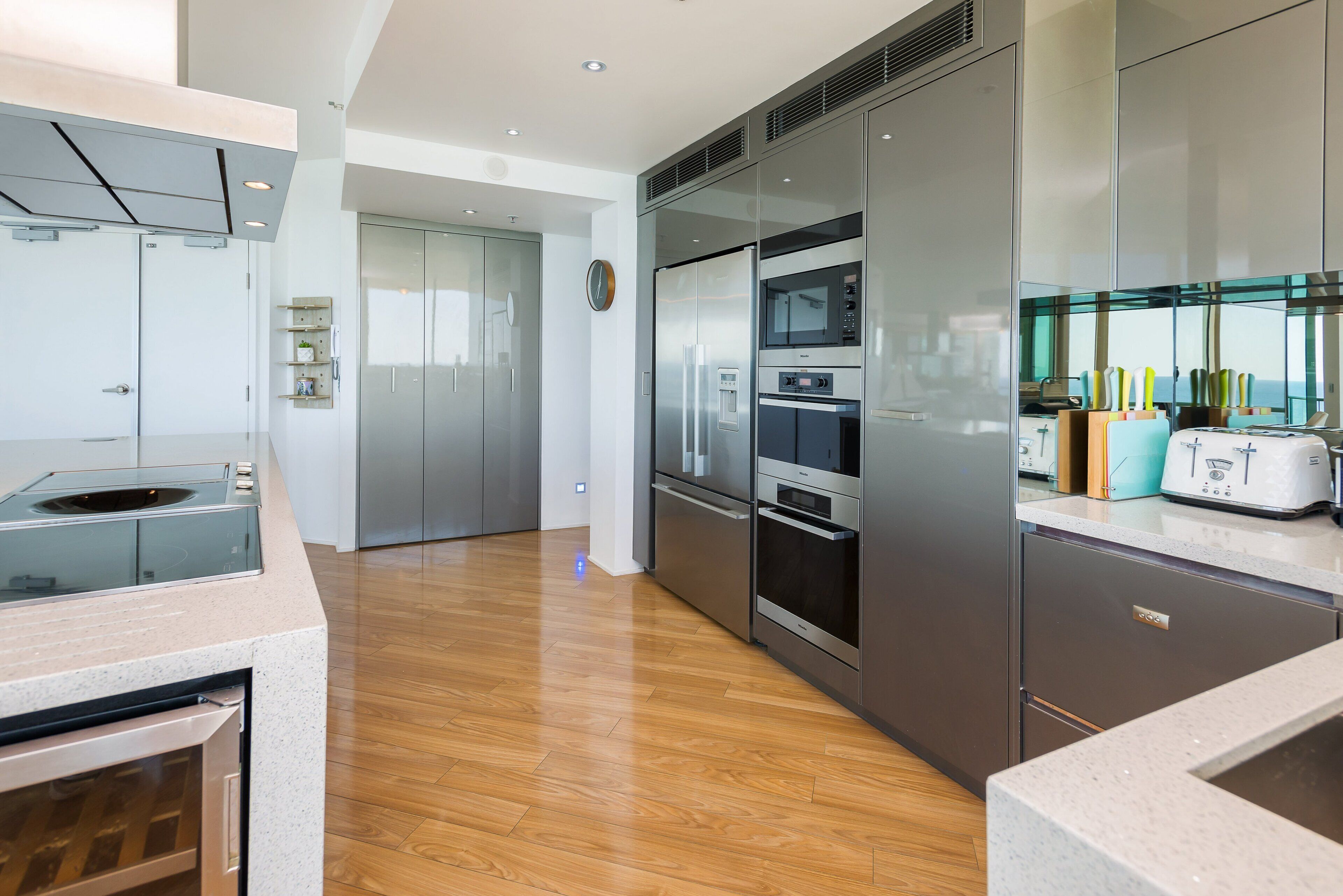 Luxury Oceanfront 3 Bedroom Platinum Sub-Penthouse — image 7