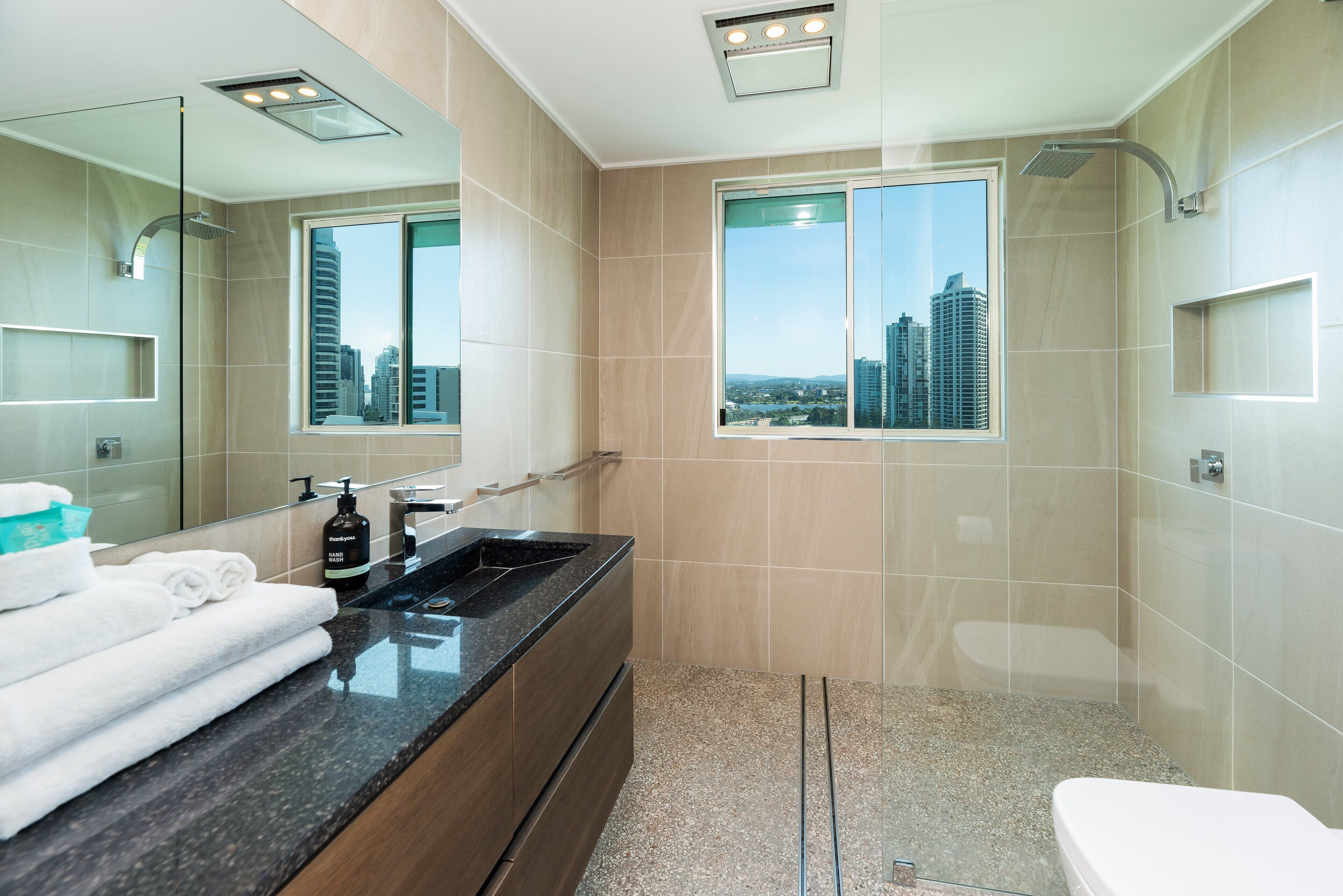 Luxury Oceanfront 3 Bedroom Platinum Sub-Penthouse — image 12