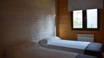 Family Cottage | 1 bedroom, premium bedding, down comforters, Select Comfort beds