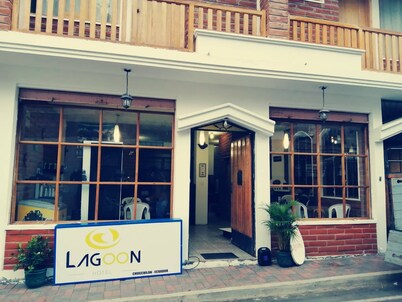 Balcones Lagoon Hotel