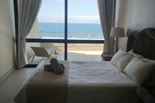 3 bedrooms, blackout drapes, iron/ironing board, bed sheets