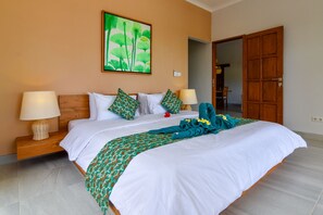 2 chambres, coffres-forts dans les chambres, fer et planche à repasser