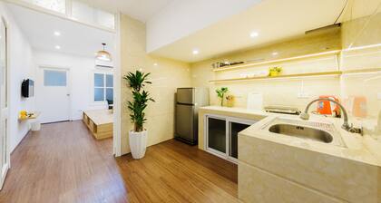 Nearby Old Quarter - center in Hanoi, Convenient Aparterment