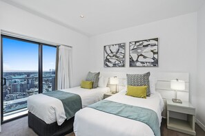 3 bedrooms, iron/ironing board, Internet, bed sheets