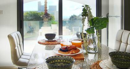 Phaedrus Living: Seaside Luxury Flat Natalia 102