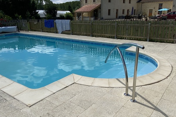 Piscina all'aperto, una piscina riscaldata