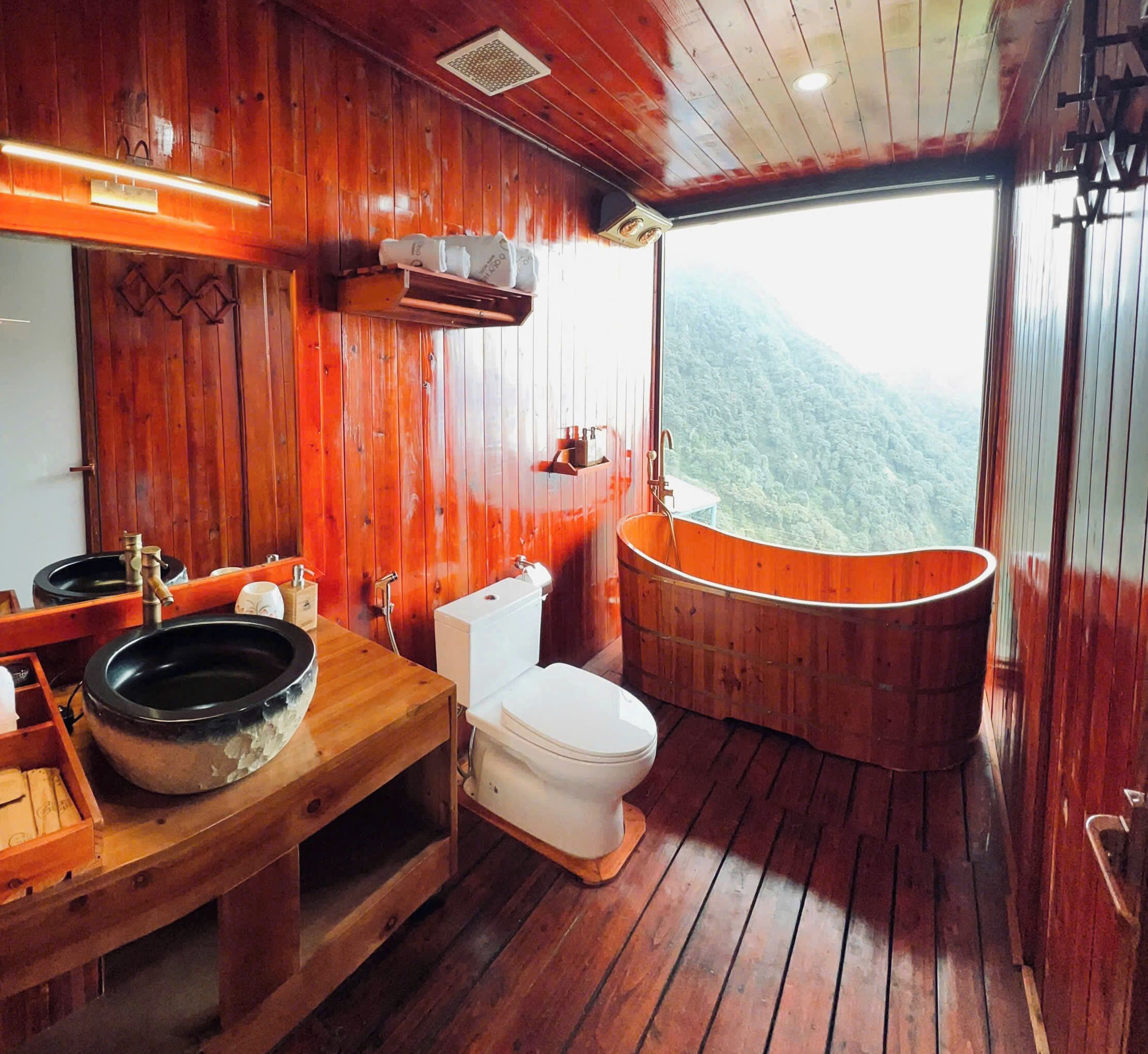 Rose Bungalow | Salle de bain | Articles de toilette gratuits, sèche-cheveux, chaussons