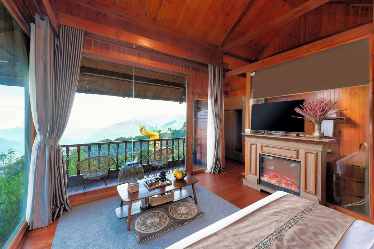 Fortune Bungalow | Peralatan tempat tidur premium, bar mini, peti besi dalam bilik, meja 