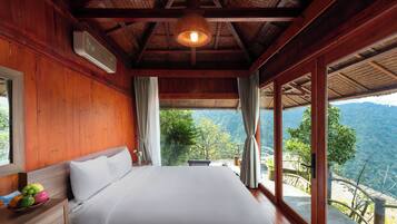Bungalow cơ bản, quang cảnh đồi núi | Bộ đồ giường cao cấp, minibar, két bảo mật tại phòng, bàn