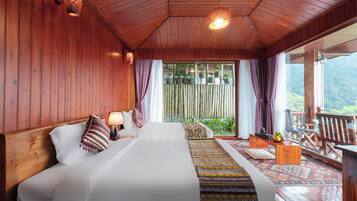 Rose Bungalow | Premium bedding, minibar, in-room safe, desk