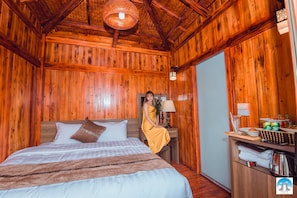 1 bedroom, premium bedding, minibar, in-room safe