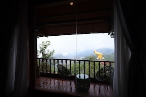 Fortune Bungalow | Hiên