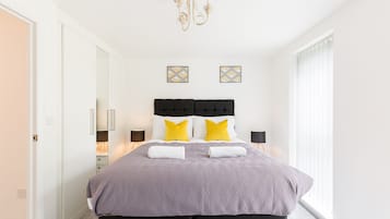 4 bedrooms, iron/ironing board, free WiFi, bed sheets