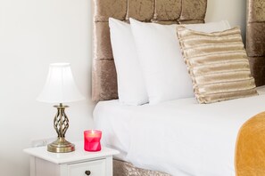 4 chambres, fer et planche à repasser, Wi-Fi gratuit, draps fournis