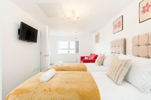 4 chambres, fer et planche à repasser, Wi-Fi gratuit, draps fournis