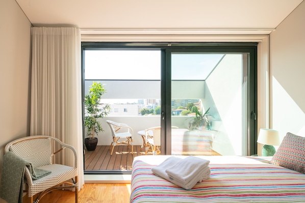 1 chambre, chambres insonorisées, fer et planche à repasser