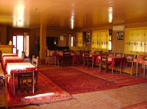 Desayuno continental incluido todos los días 