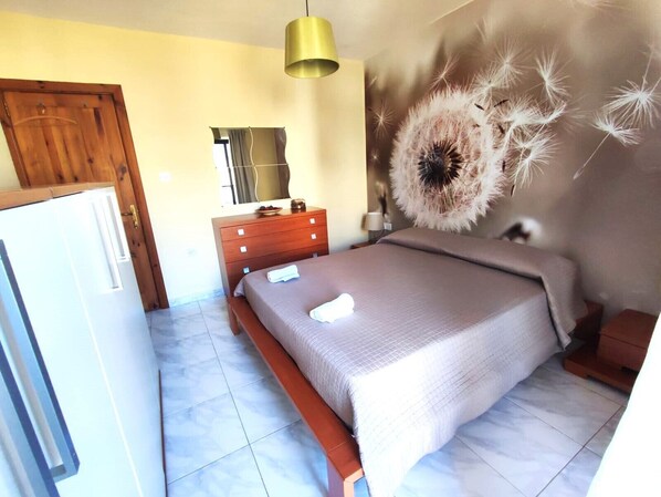 3 bedrooms, iron/ironing board, travel cot, free WiFi