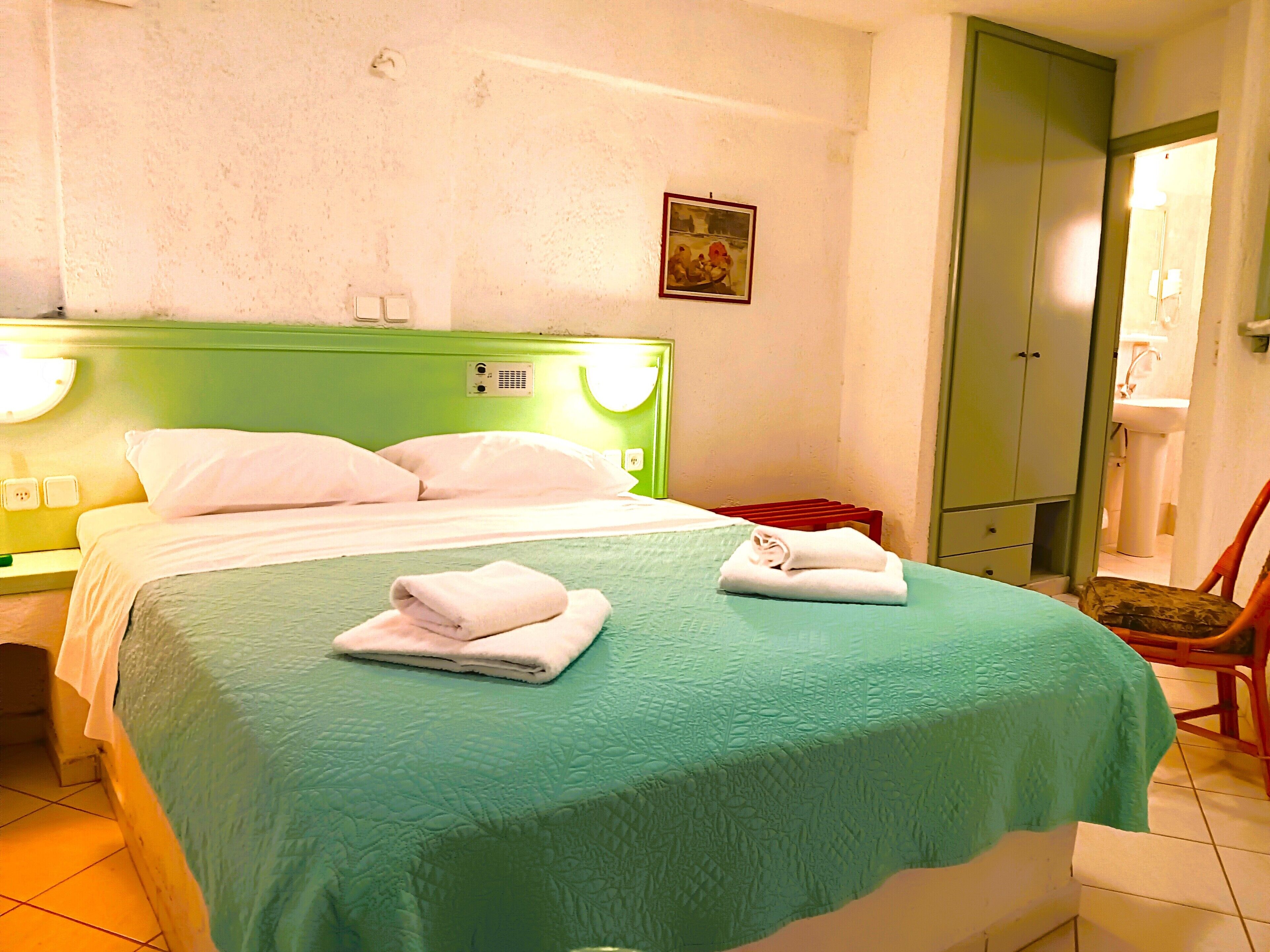 Standard Apartment, 1 Bedroom | In-room safe, individually decorated, individually furnished