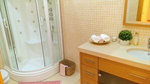 Hair dryer, towels, soap, shampoo - Charming Flat in Cruzeiro Hills (Odivelas)