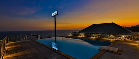 Indoor pool, outdoor pool