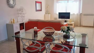 Smart TV, books, stereo