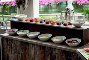 Daily buffet breakfast for a fee - Hotel Eureka (Sopot)