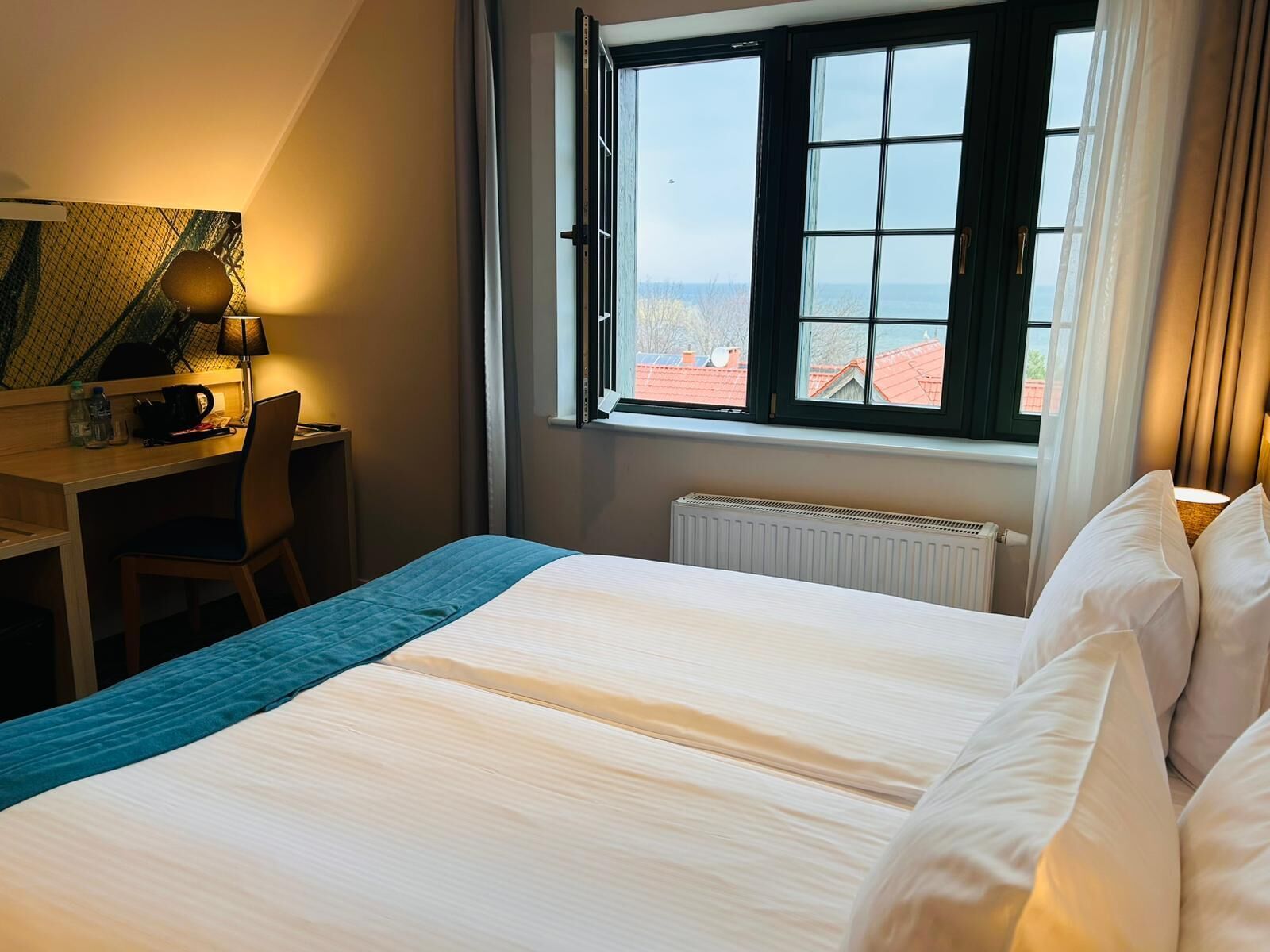 Caja de seguridad en la habitación y cortinas blackout 