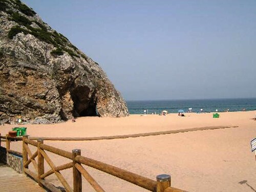 Vacation home with garden and private heated pool, near the beach