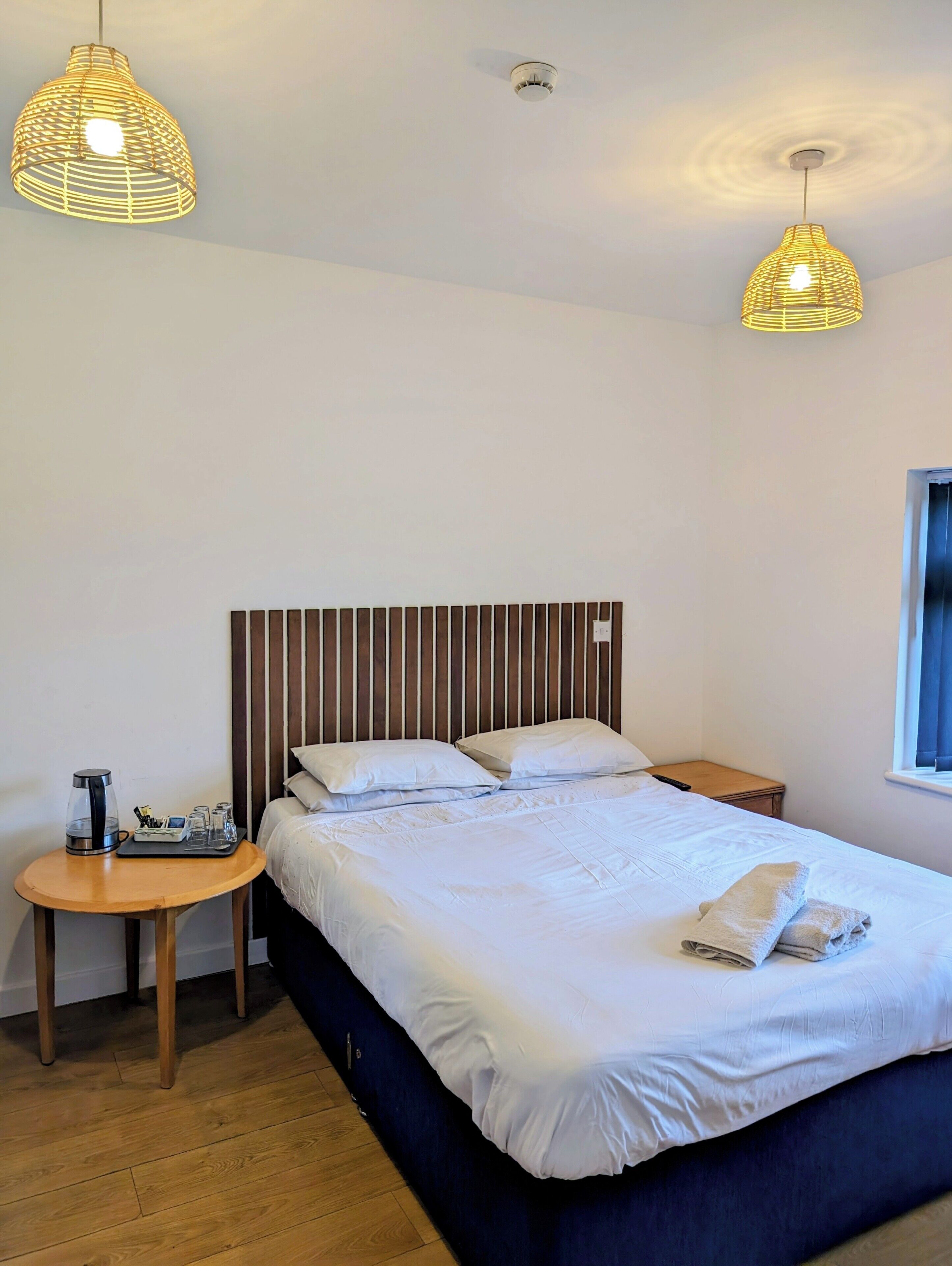 Individuell dekoriert, individuell eingerichtet, Bügeleisen/Bügelbrett