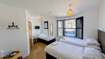 Triple Room | Individually decorated, individually furnished, iron/ironing board