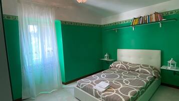 2 chambres, fer et planche Ă repasser, Wi-Fi gratuit, draps fournis