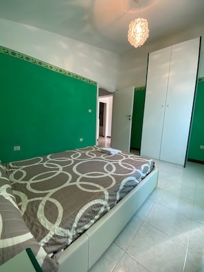 3 bedrooms, iron/ironing board, free WiFi, bed sheets