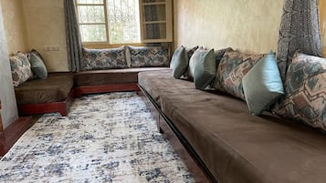 Appartement, 2 chambres | Coin séjour | TV connectée, lecteur de DVD, station d'accueil MP3