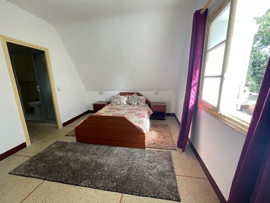 Rideaux occultants, fer et planche à repasser, Wi-Fi gratuit