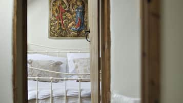 3 bedrooms, iron/ironing board, travel cot, WiFi