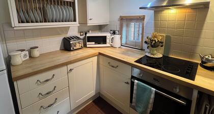 White Horse Cottage with Sauna