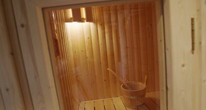 White Horse Cottage with Sauna