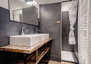 Badewanne, Haartrockner
