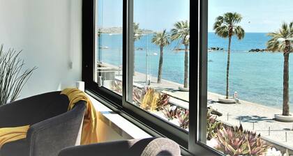 Phaedrus Living Seaview Luxury Marina Court 213