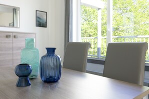 Deluxe Apartment (Living Room Deluxe) | Makan dalam bilik