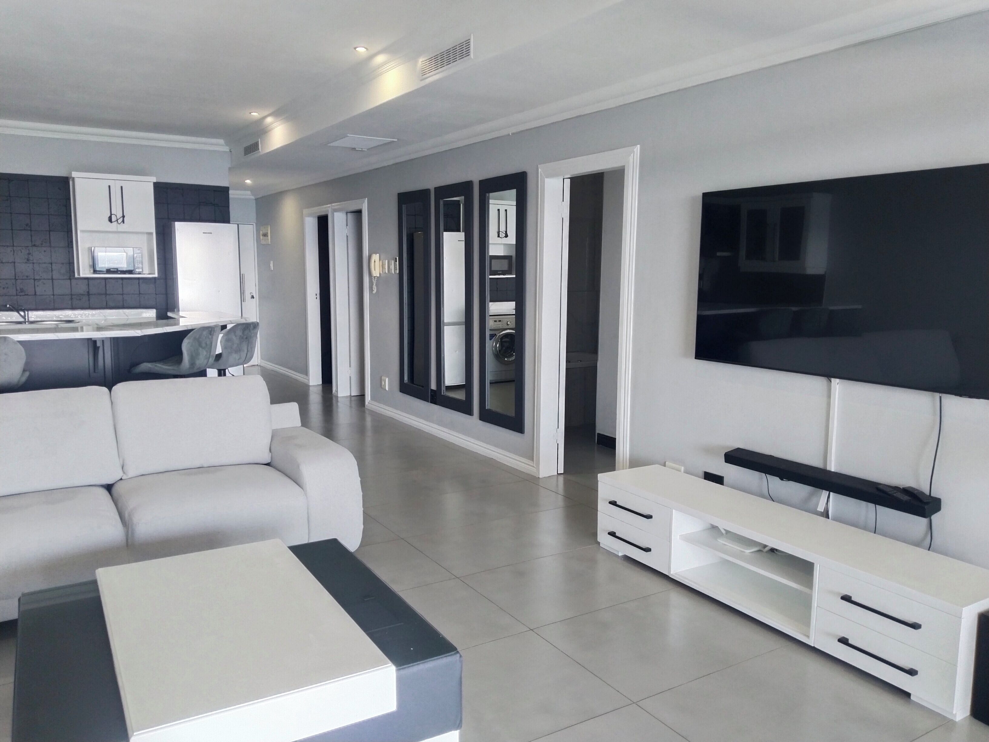 Apartment 504 | Living area | Flat-screen TV