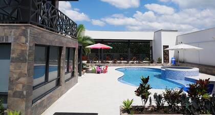 SPECTACULAR CHALET IN THE COFFEE SHAFT