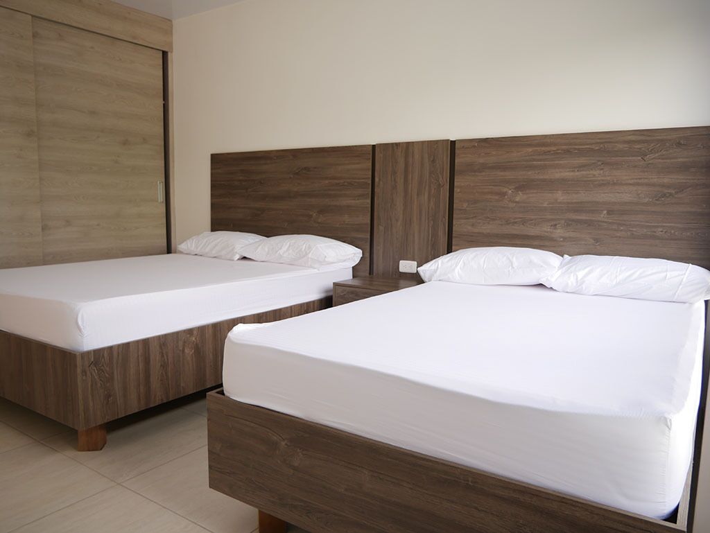 7 bedrooms, WiFi, bed sheets