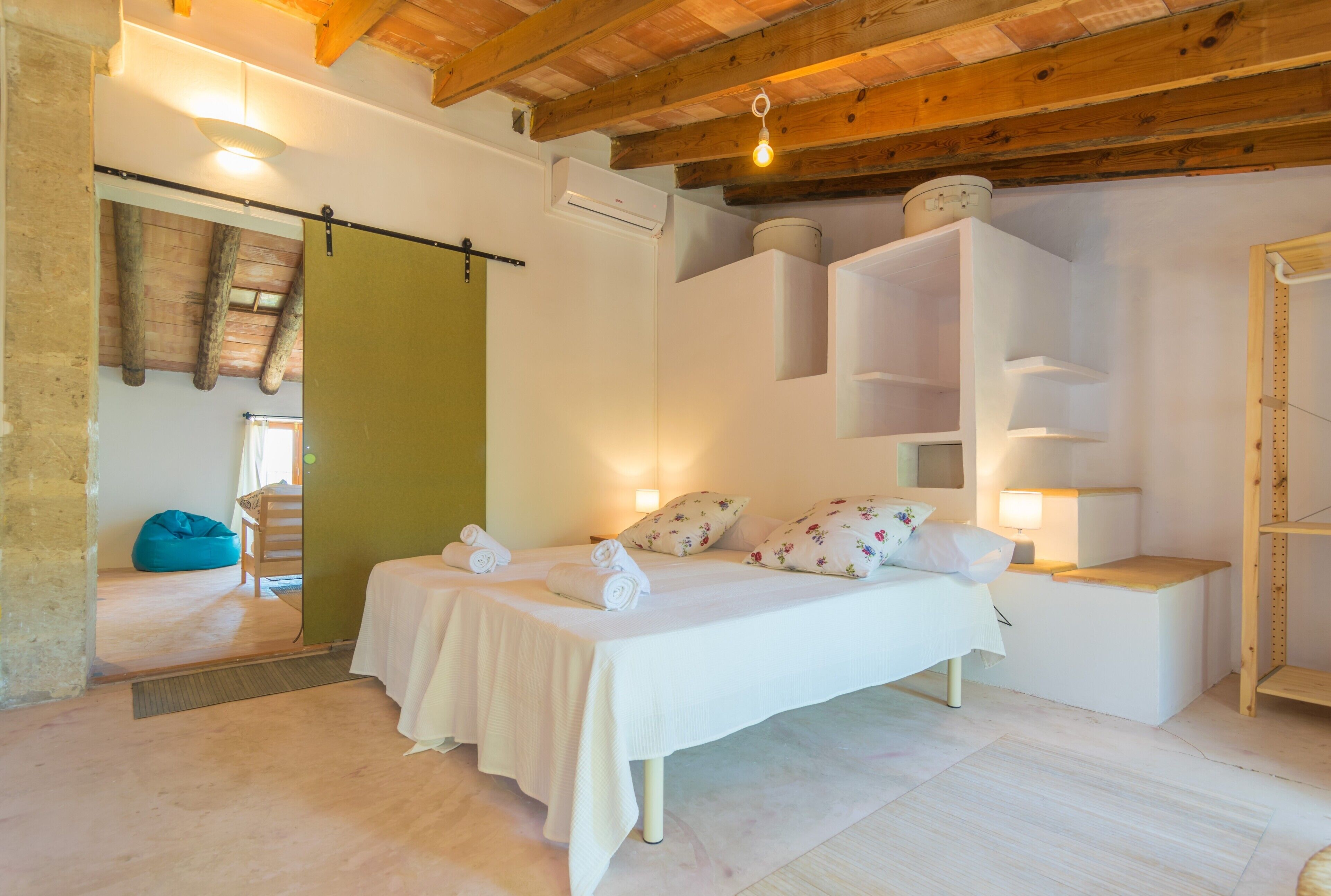 2 dormitorios, tabla de planchar con plancha, wifi gratis y ropa de cama